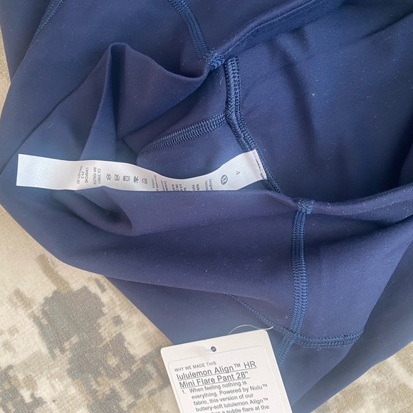 Lululemon Align HR Mini Flare Pant 28” NEW Sz 4 - Picture 3 of 4
